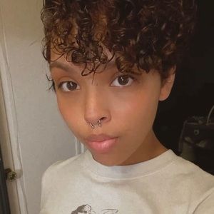 Meet your Posher, Yatdira